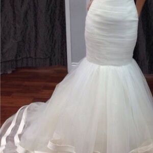 Elegant White Mermaid Tulle Wedding Dress